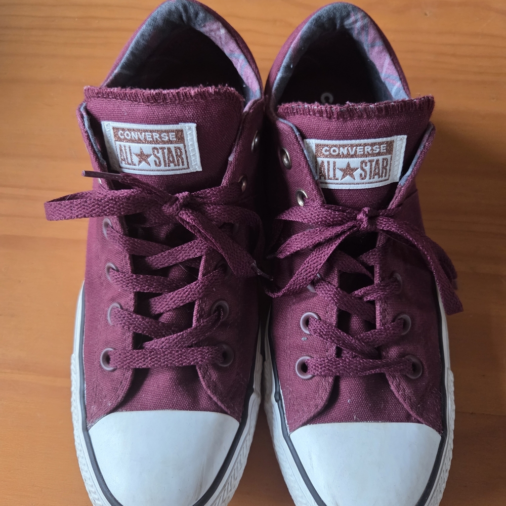 Converse Madison Low Top Burgundy Sneakers